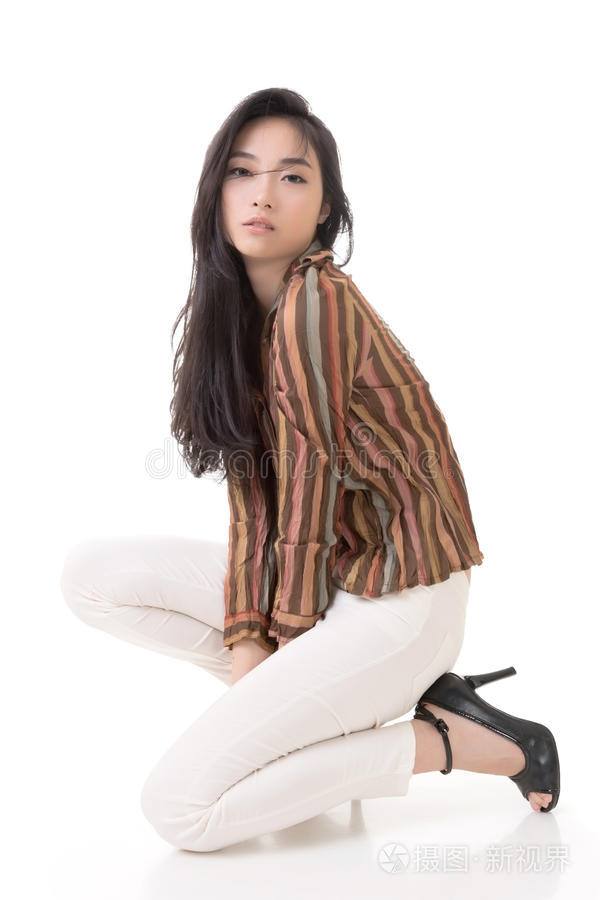 84间房主播跳舞 霓虹低语